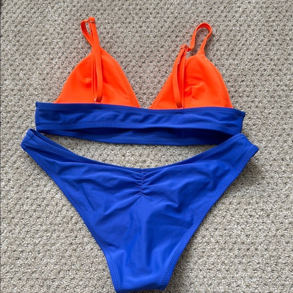 ❤️Cupshe Orange and Blue Bikini Bold Color Block Design - Picture 2 of 3